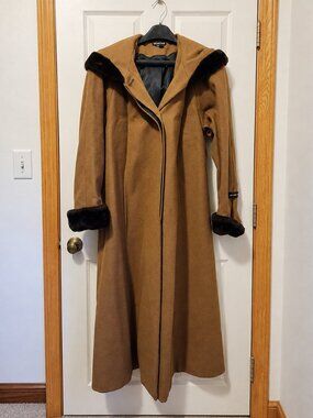 Vintage Braefair Hooded Wool Coat Size 10 Camel Faux Fur Trim Maxi Winter Coat